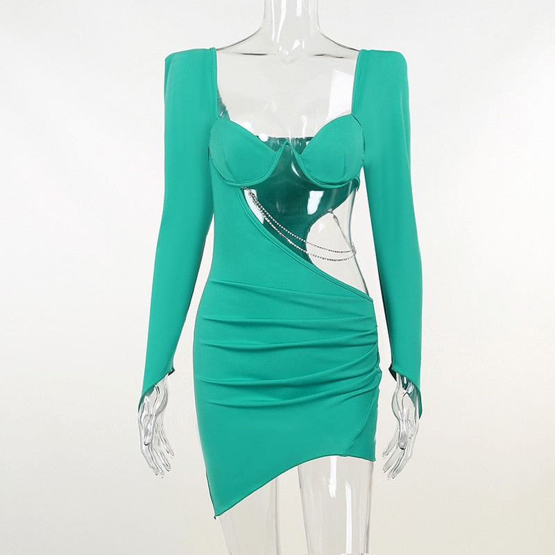 Well Tailored Dress with a Graceful Silhouette