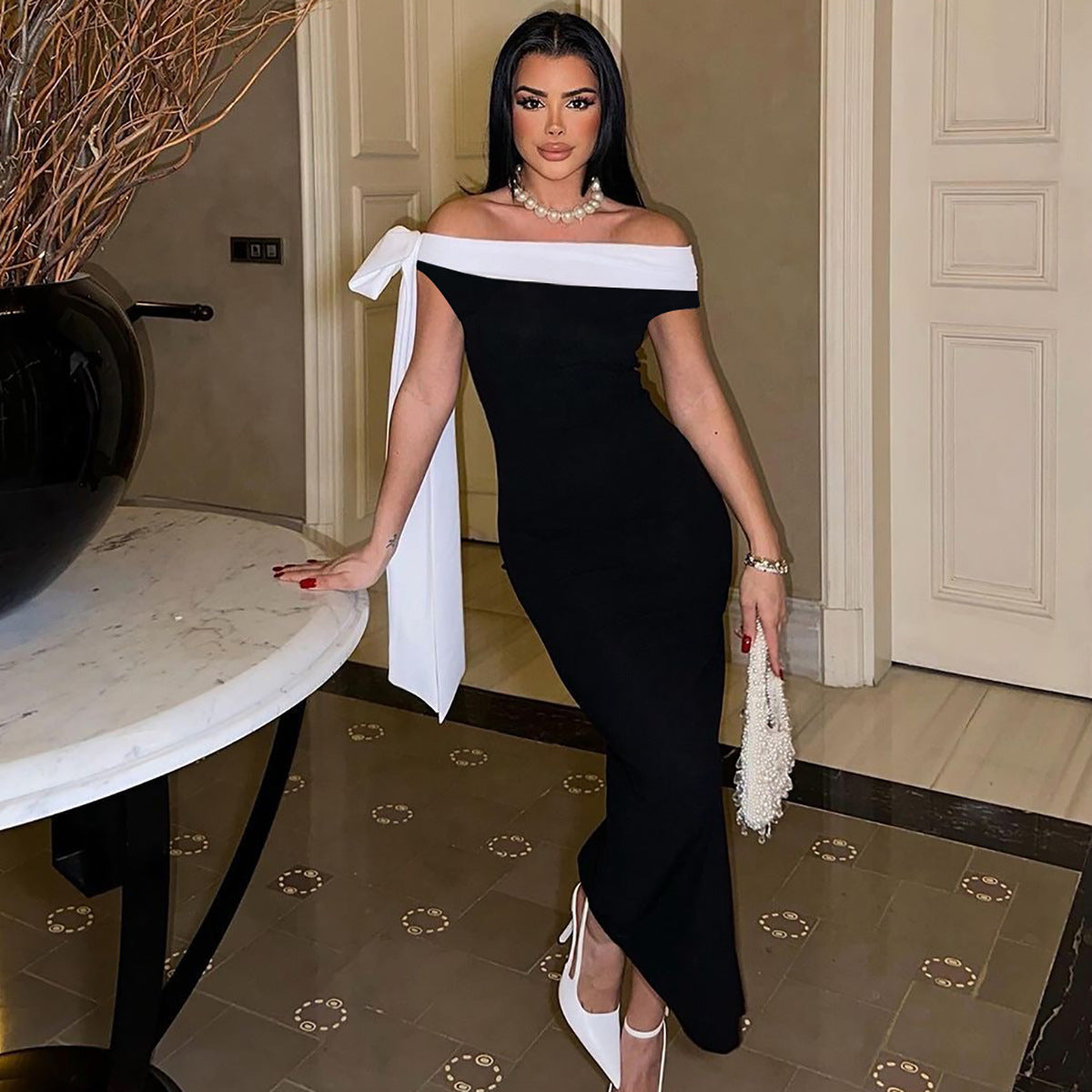 Effortlessly Elegant Dress with a Timeless Design