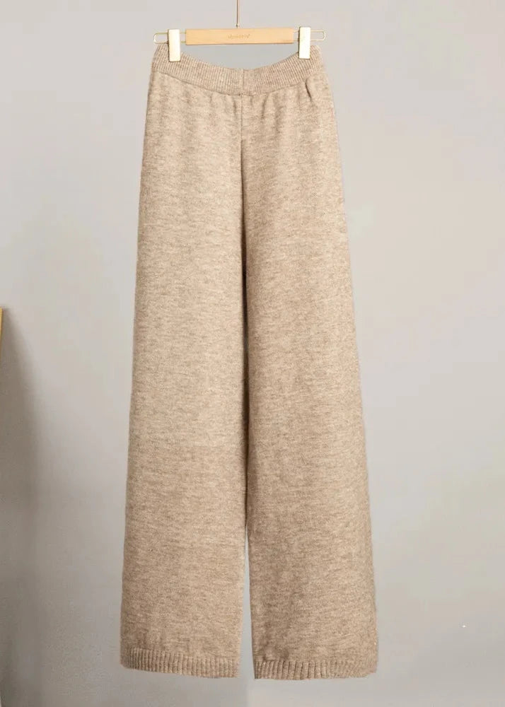 Beautifully Finished Sweater in a Timeless Design