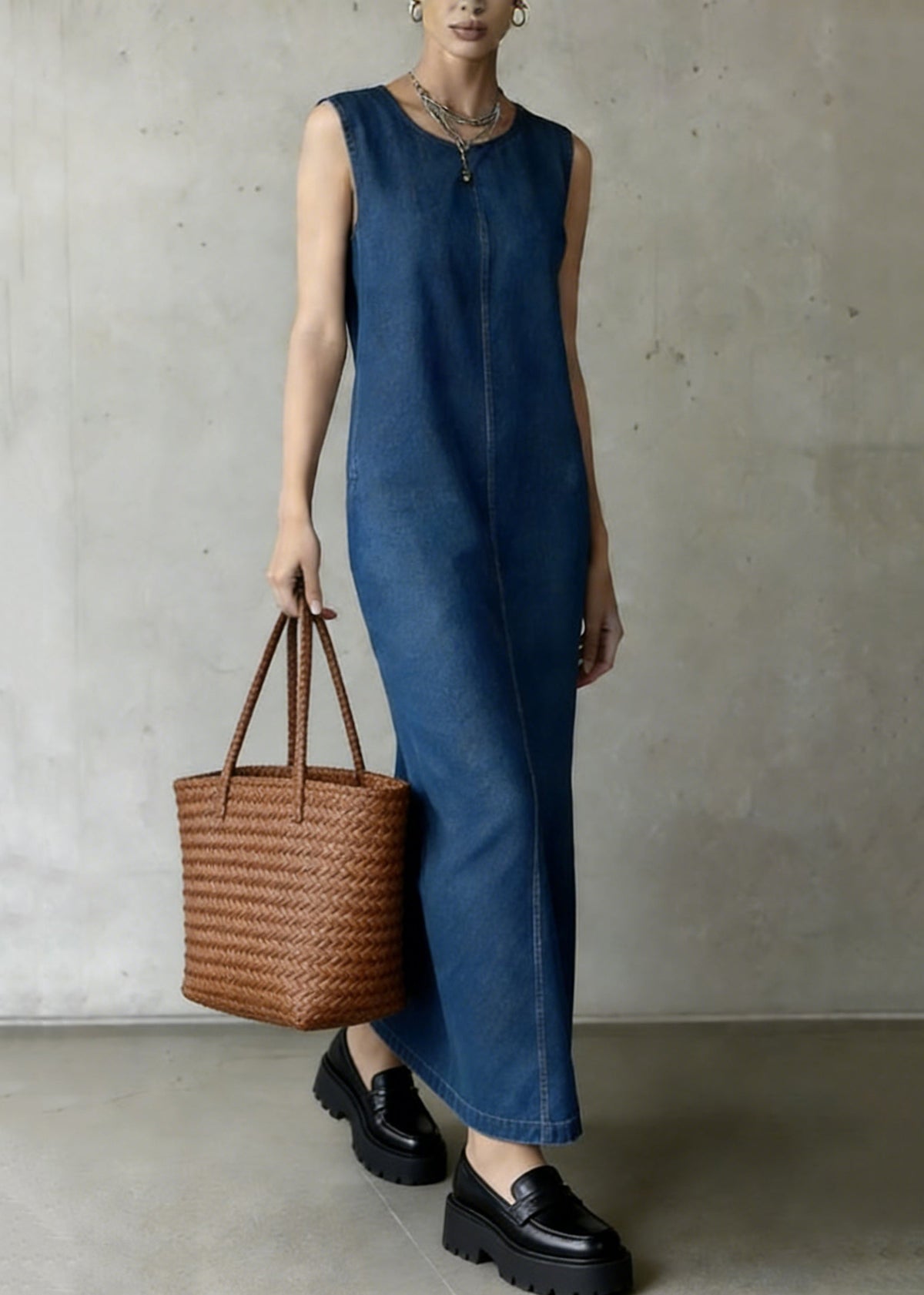 Sophisticated Dress with a Clean Classic Look