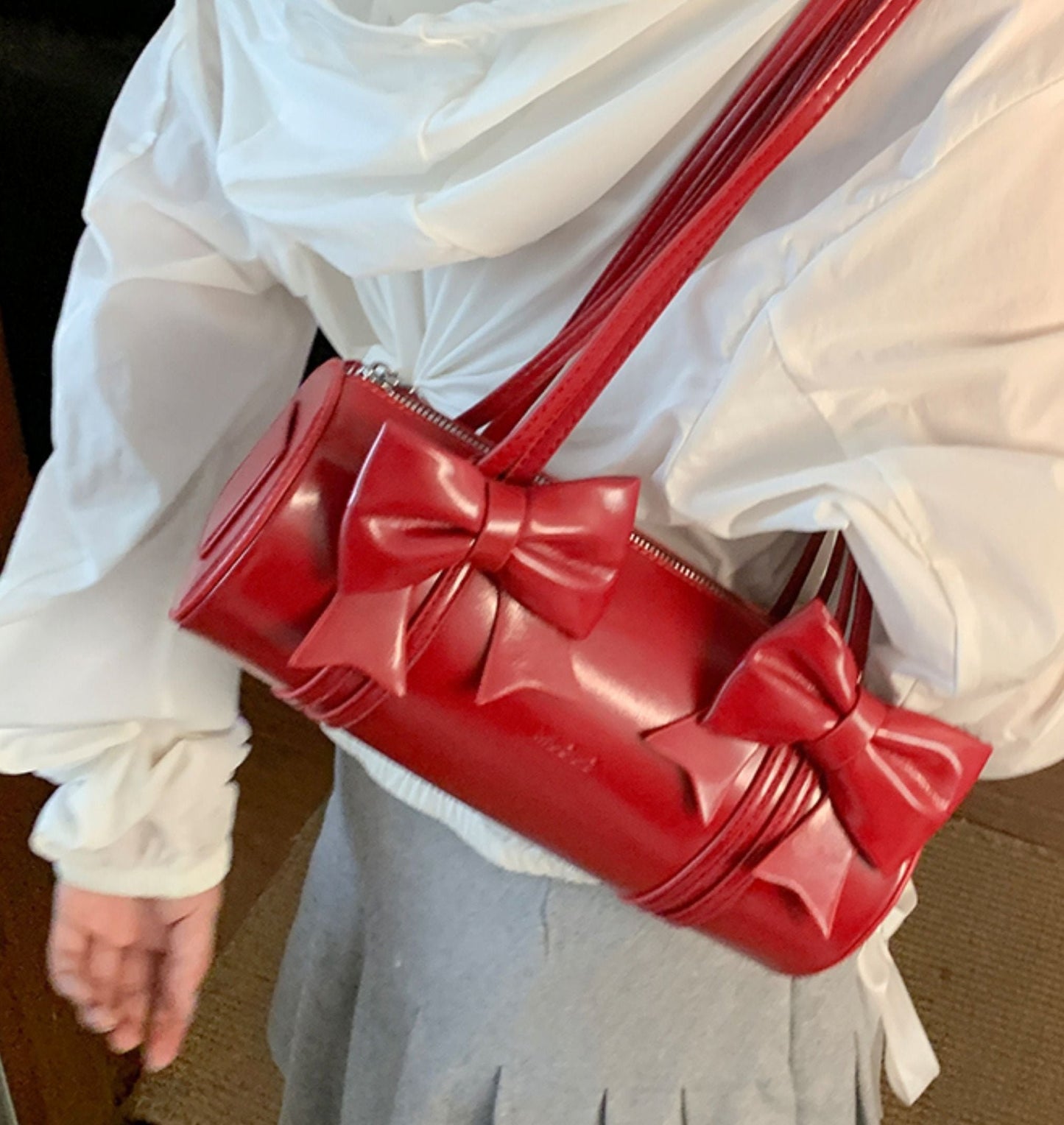 Gracefully Styled Bag for Any Occasion
