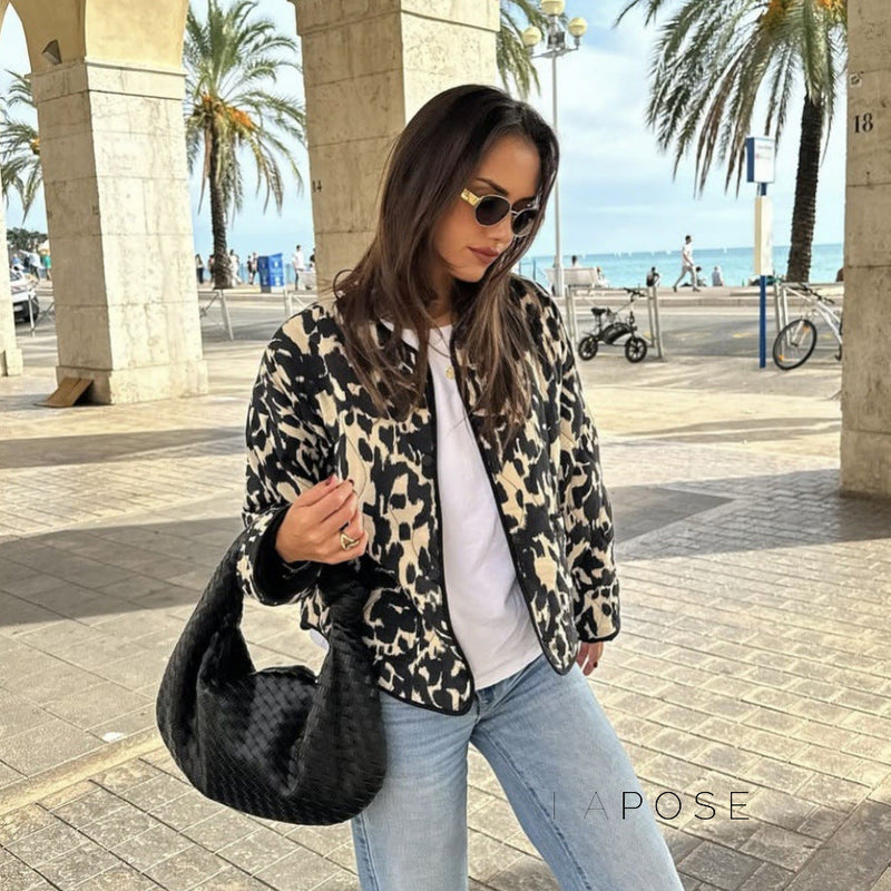Well Tailored Jacket with a Graceful Silhouette