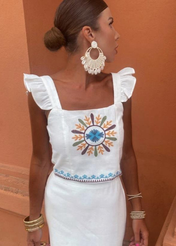Gracefully Styled Garment for Any Occasion