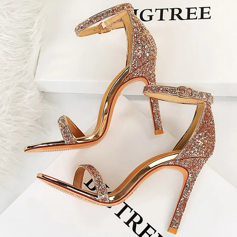 Well Tailored Heels with a Graceful Silhouette