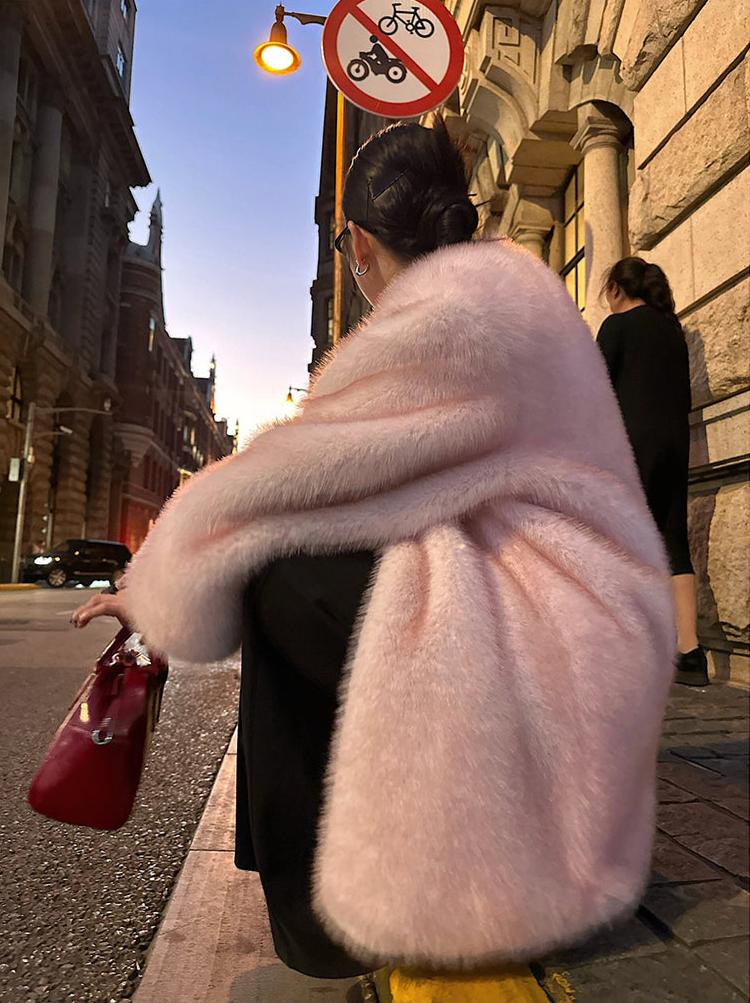 Polished Coat with an Effortless Classic Look