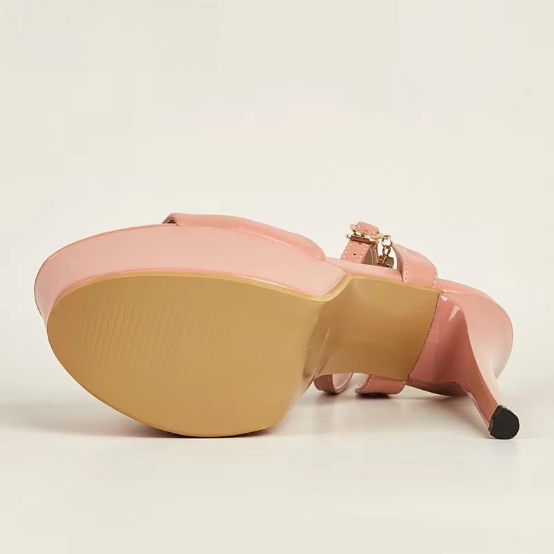 Polished Heels with an Effortless Classic Look