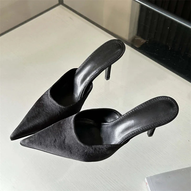 Classic Vintage Heels with a Flattering Fit
