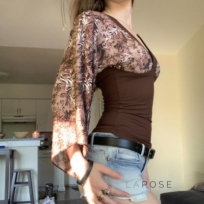 Well Tailored Top with a Graceful Silhouette