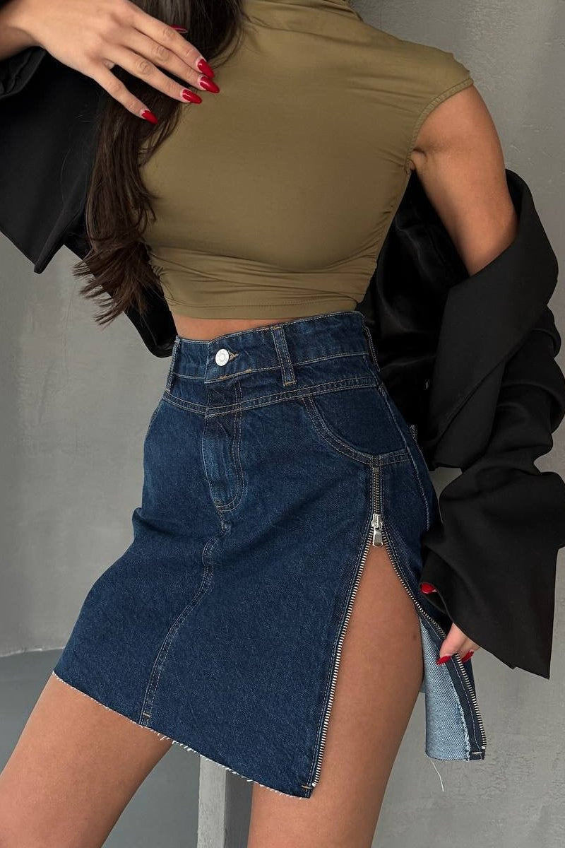 Gracefully Styled Garment for Any Occasion