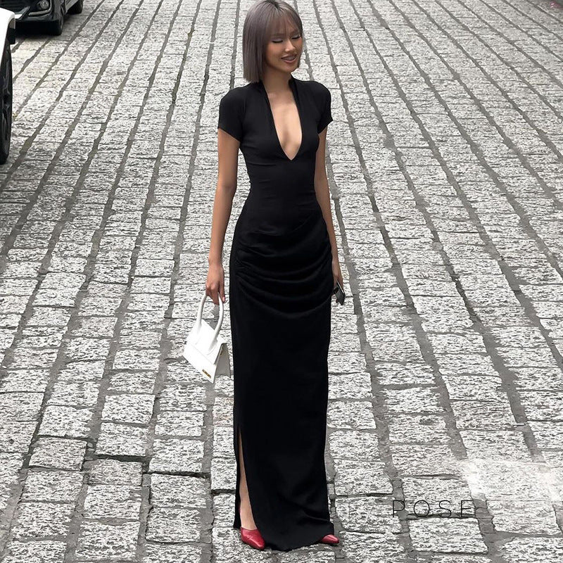 Effortlessly Elegant Dress with a Timeless Design