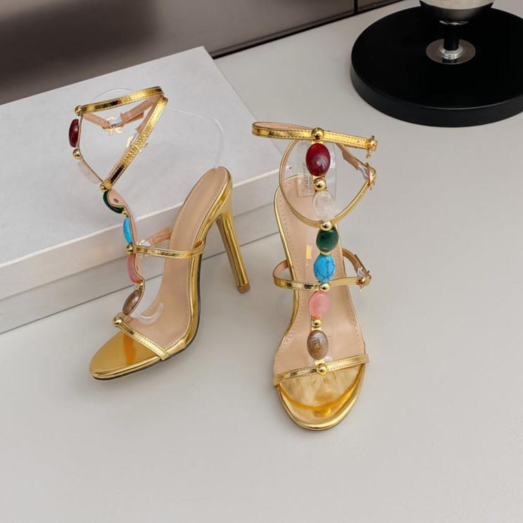 Classic Vintage Heels with a Flattering Fit