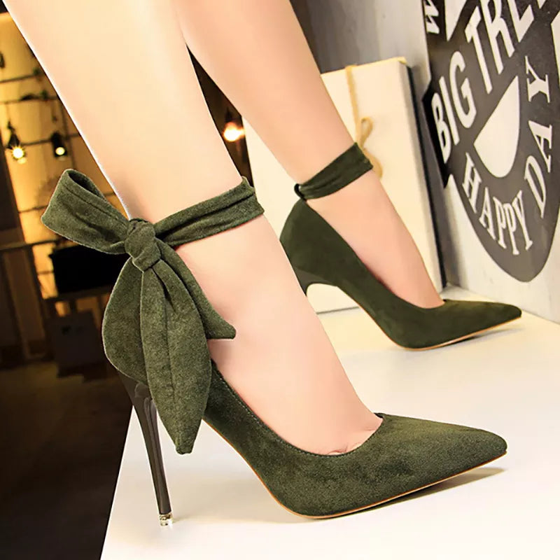 A Vintage Style Heels with Delicate Timeless Details