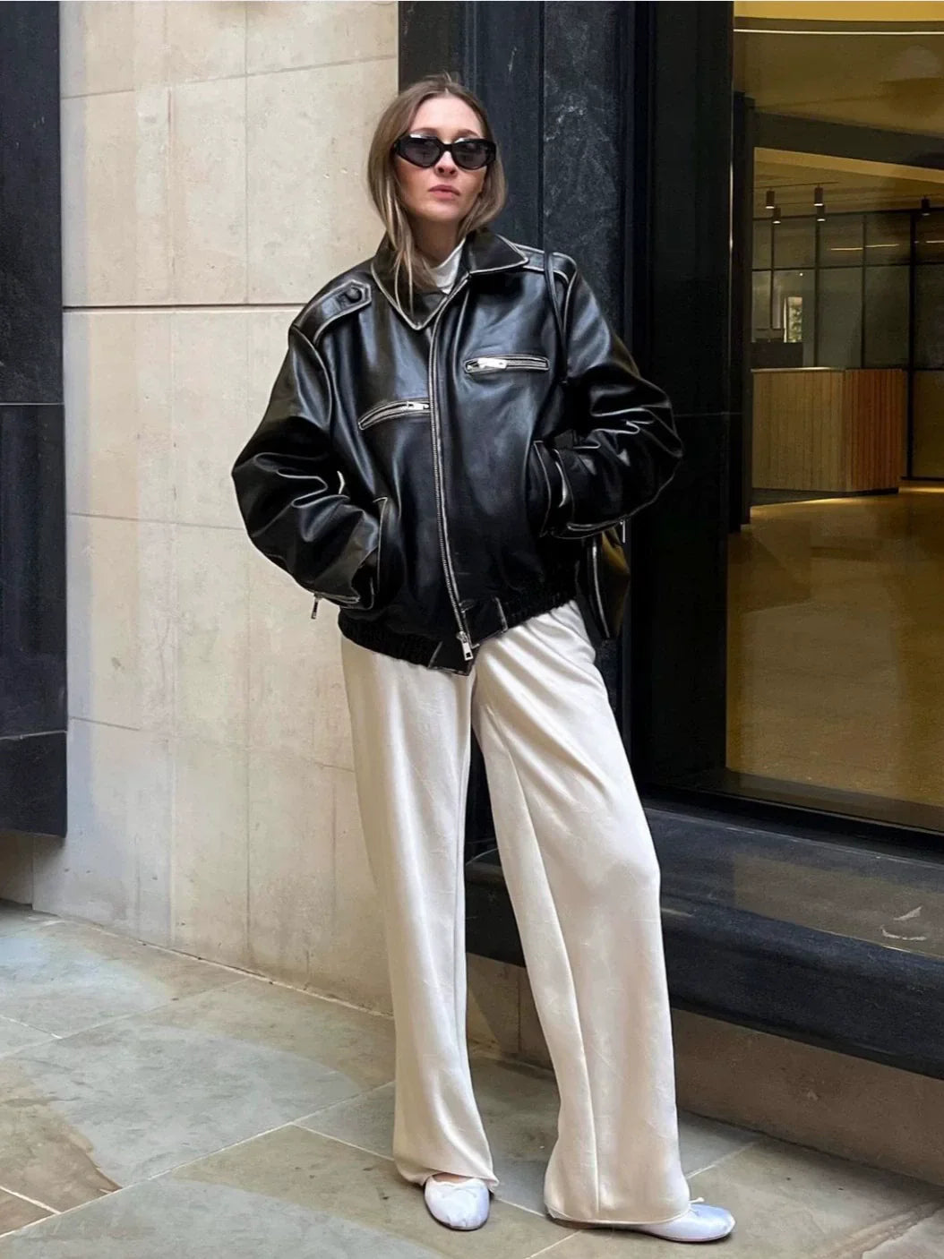 Effortlessly Elegant Jacket with a Timeless Design