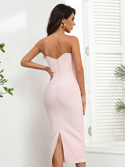 Beautifully Finished Dress in a Timeless Design