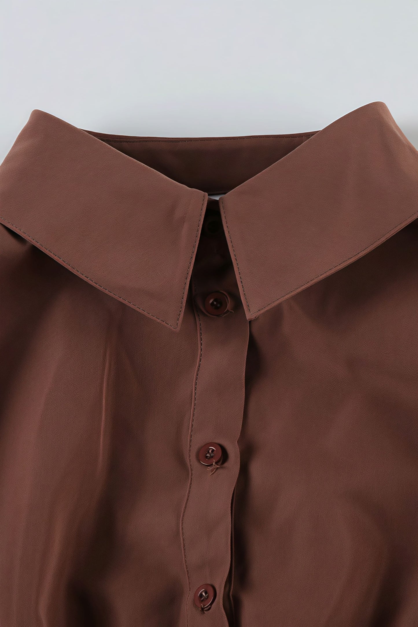 Effortlessly Elegant Blouse with a Timeless Design