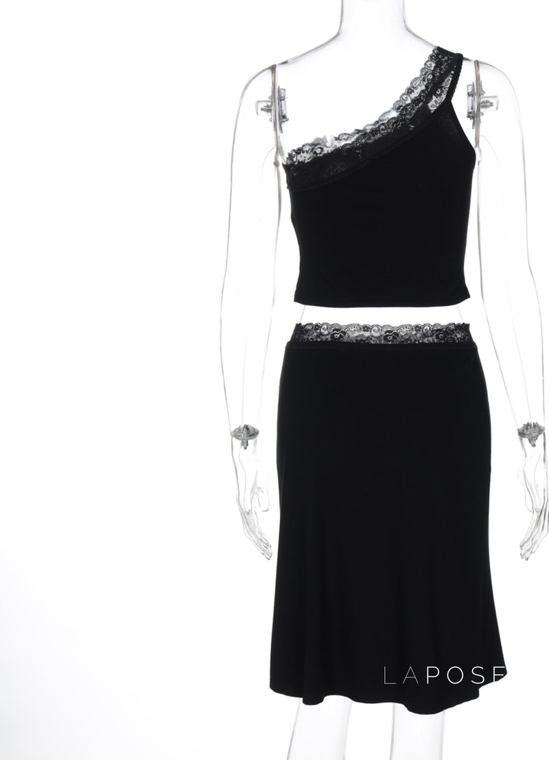 Sophisticated Garment with a Clean Classic Look