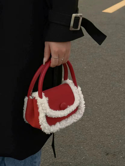Sophisticated Bag with a Clean Classic Look
