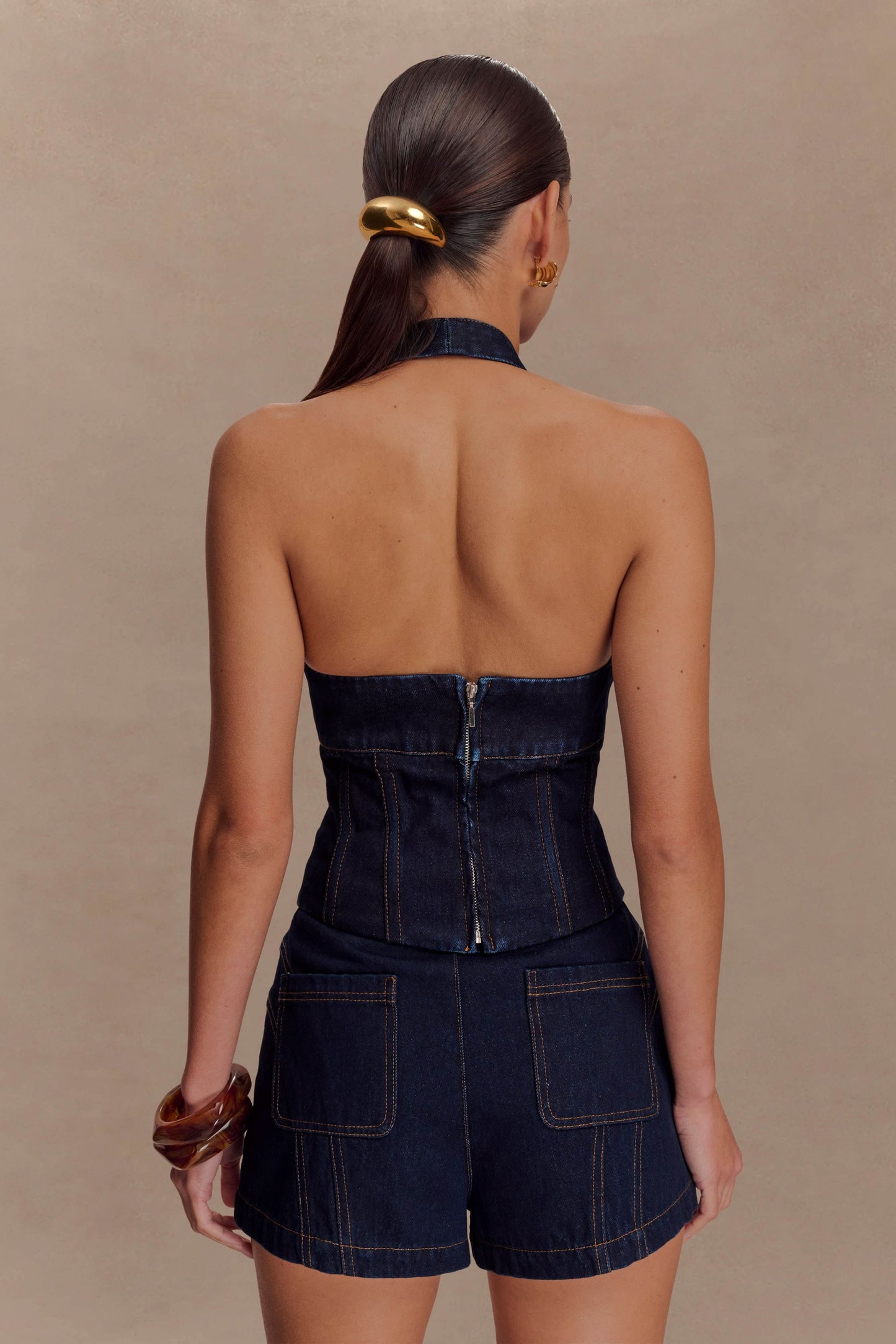 Effortlessly Elegant Garment with a Timeless Design