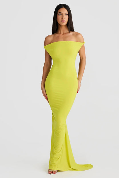 Effortlessly Elegant Garment with a Timeless Design