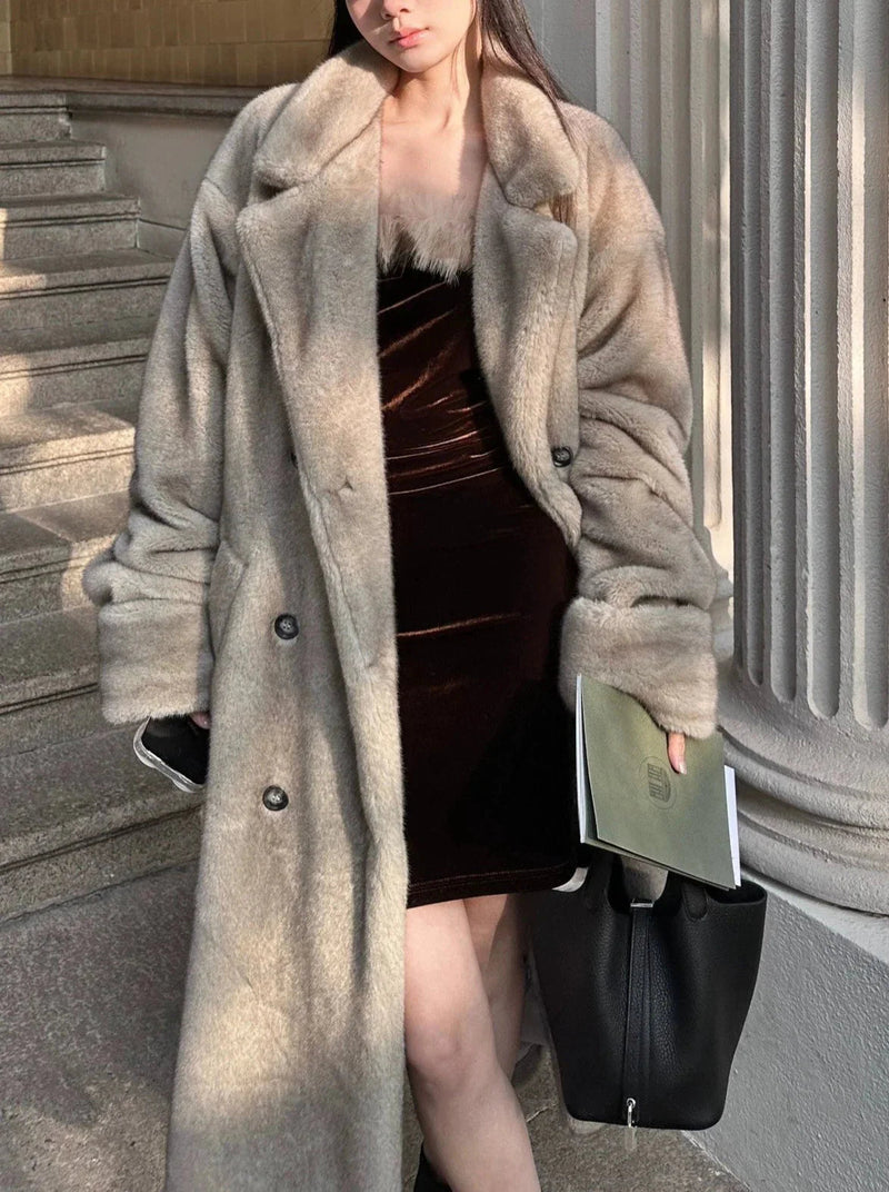 Gracefully Styled Coat for Any Occasion