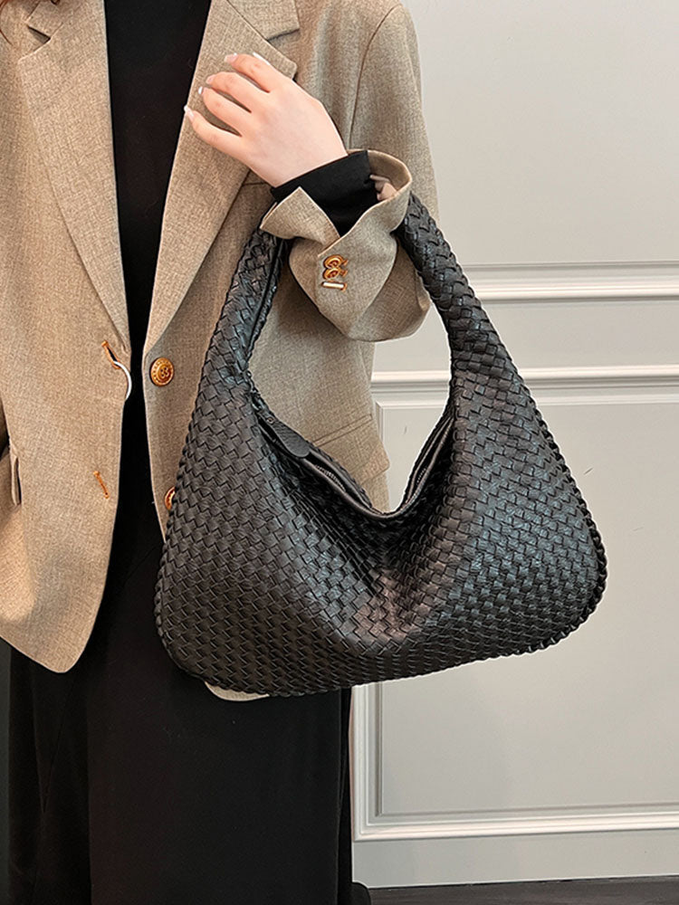 Polished Bag with an Effortless Classic Look