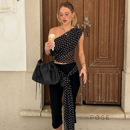 Effortlessly Elegant Top with a Timeless Design
