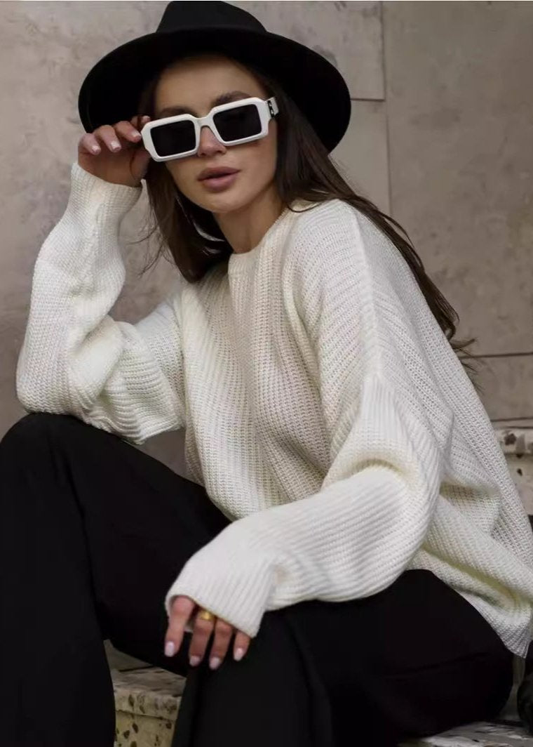 Well Tailored Sweater with a Graceful Silhouette