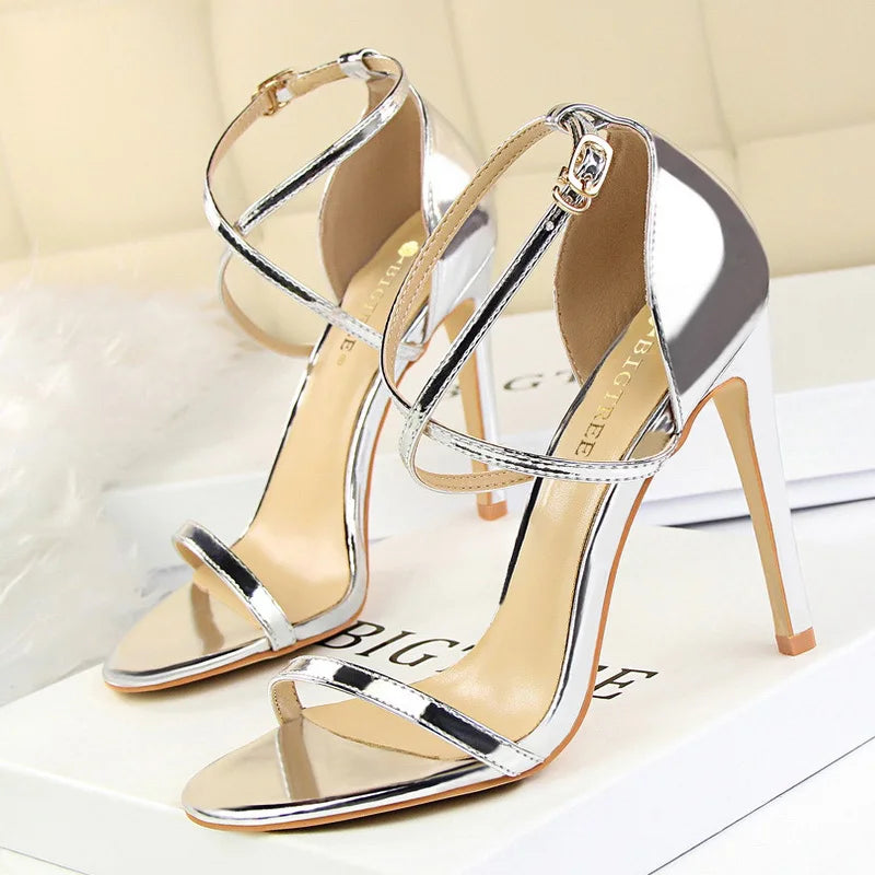 Beautifully Finished Heels in a Timeless Design