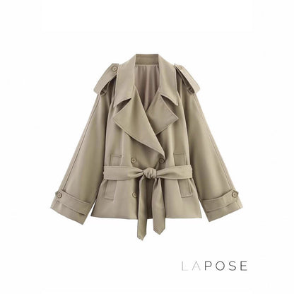 Well Tailored Jacket with a Graceful Silhouette