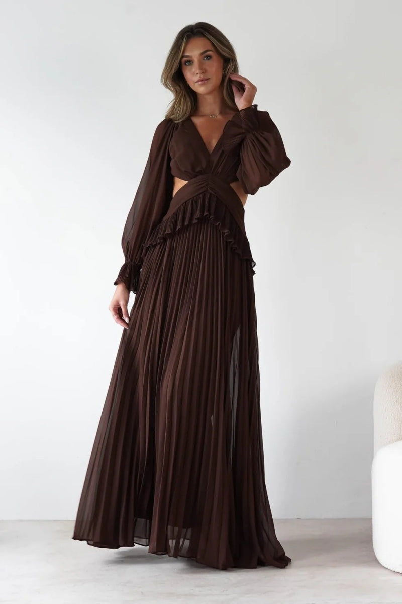 Effortlessly Elegant Garment with a Timeless Design