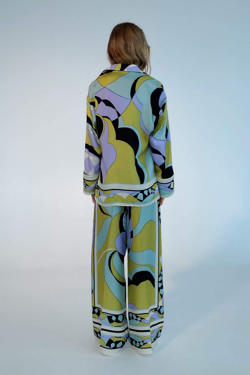 Gracefully Styled Blouse for Any Occasion
