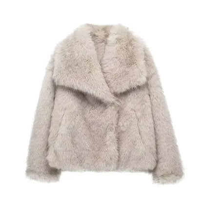 Beautifully Finished Coat in a Timeless Design