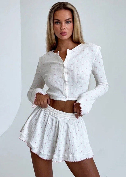 Beautifully Finished Top in a Timeless Design