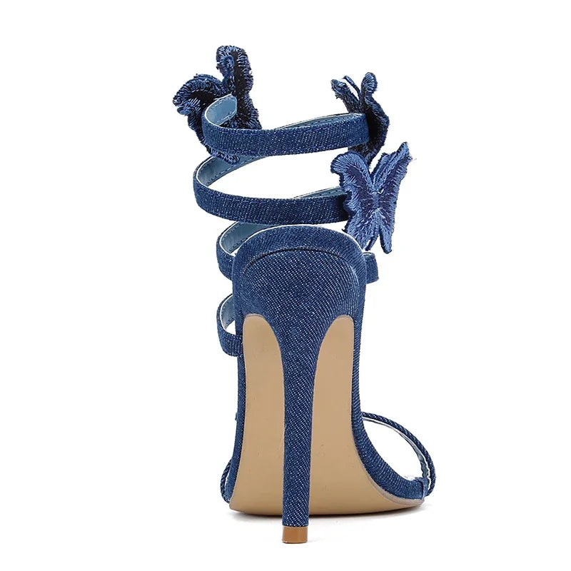 Effortlessly Elegant Heels with a Timeless Design