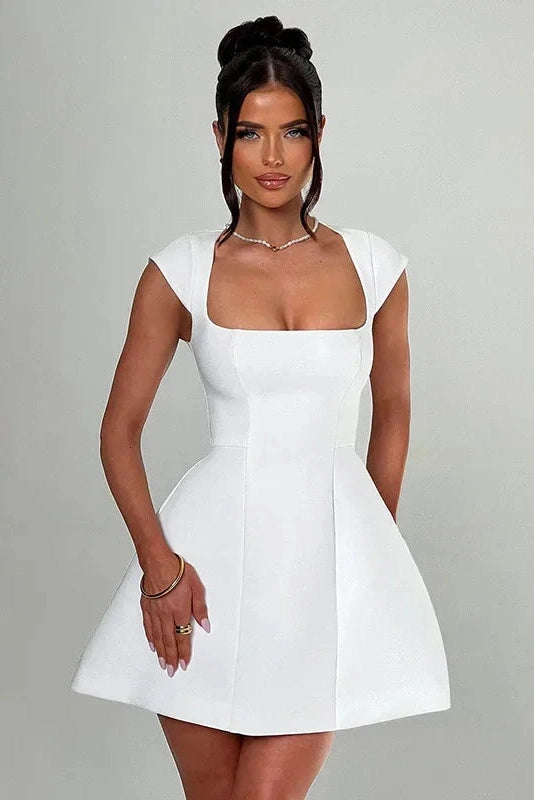 Well Tailored Dress with a Graceful Silhouette