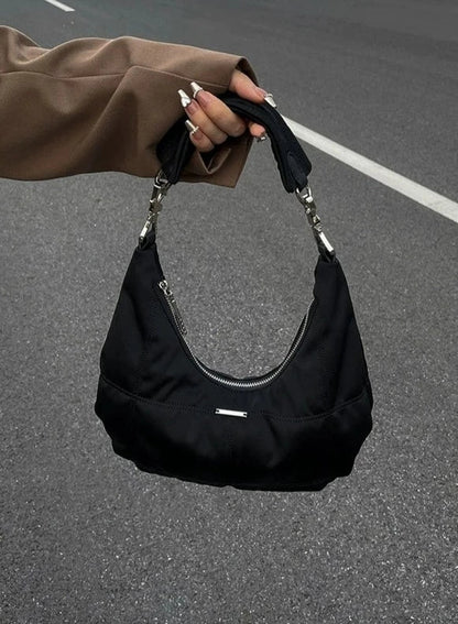 Beautifully Finished Bag in a Timeless Design