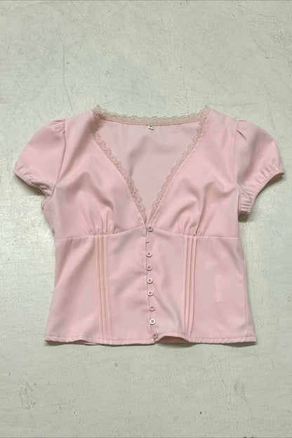 Effortlessly Elegant Blouse with a Timeless Design