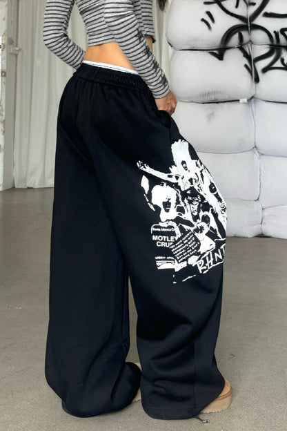 Effortlessly Elegant Pants with a Timeless Design