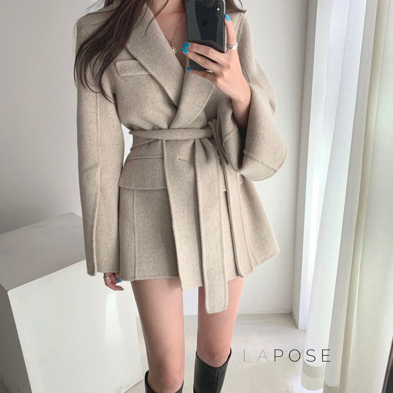 Beautifully Finished Coat in a Timeless Design