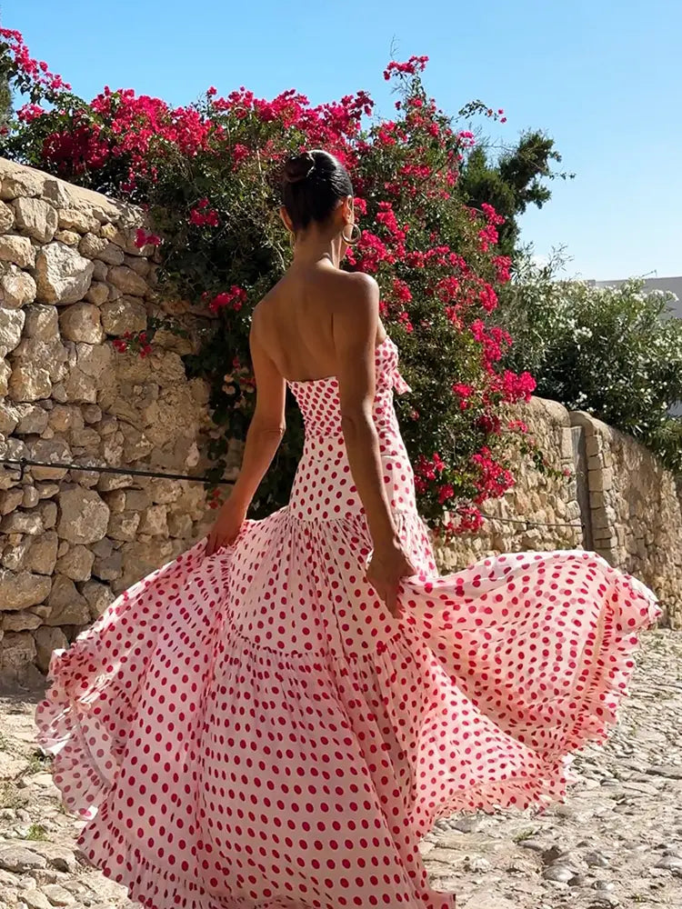 Beautifully Finished Garment in a Timeless Design