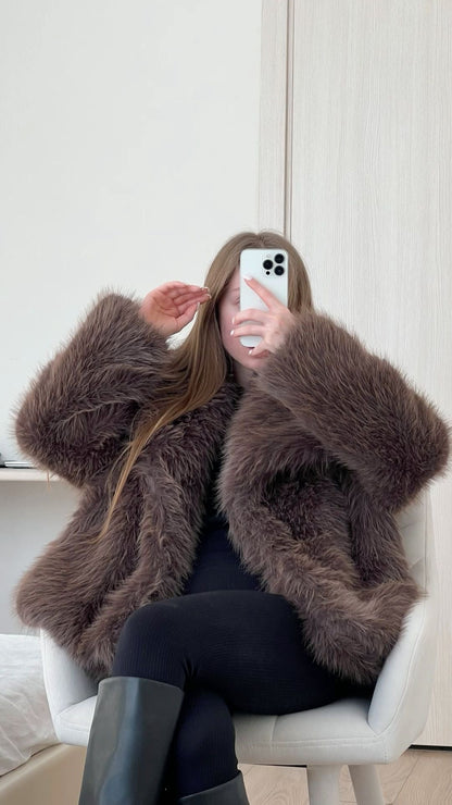 Effortlessly Elegant Jacket with a Timeless Design