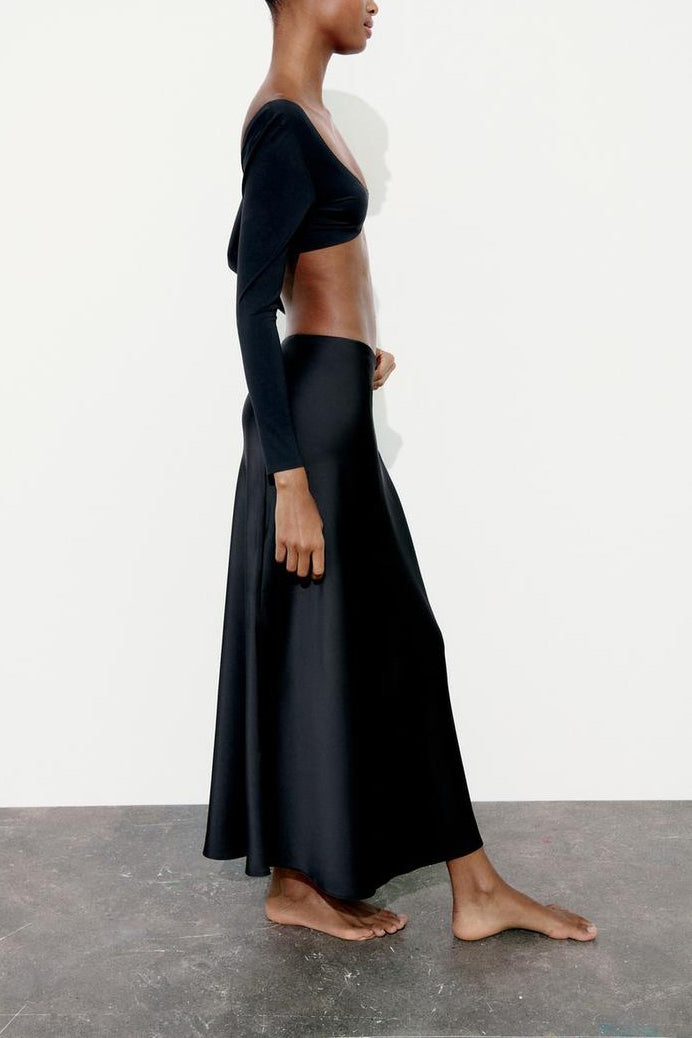 Well Tailored Garment with a Graceful Silhouette