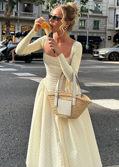 Effortlessly Elegant Dress with a Timeless Design