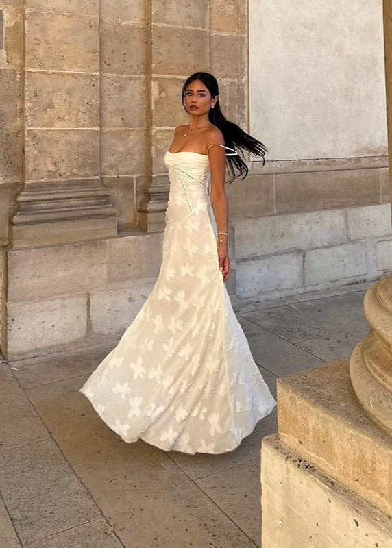 Effortlessly Elegant Dress with a Timeless Design