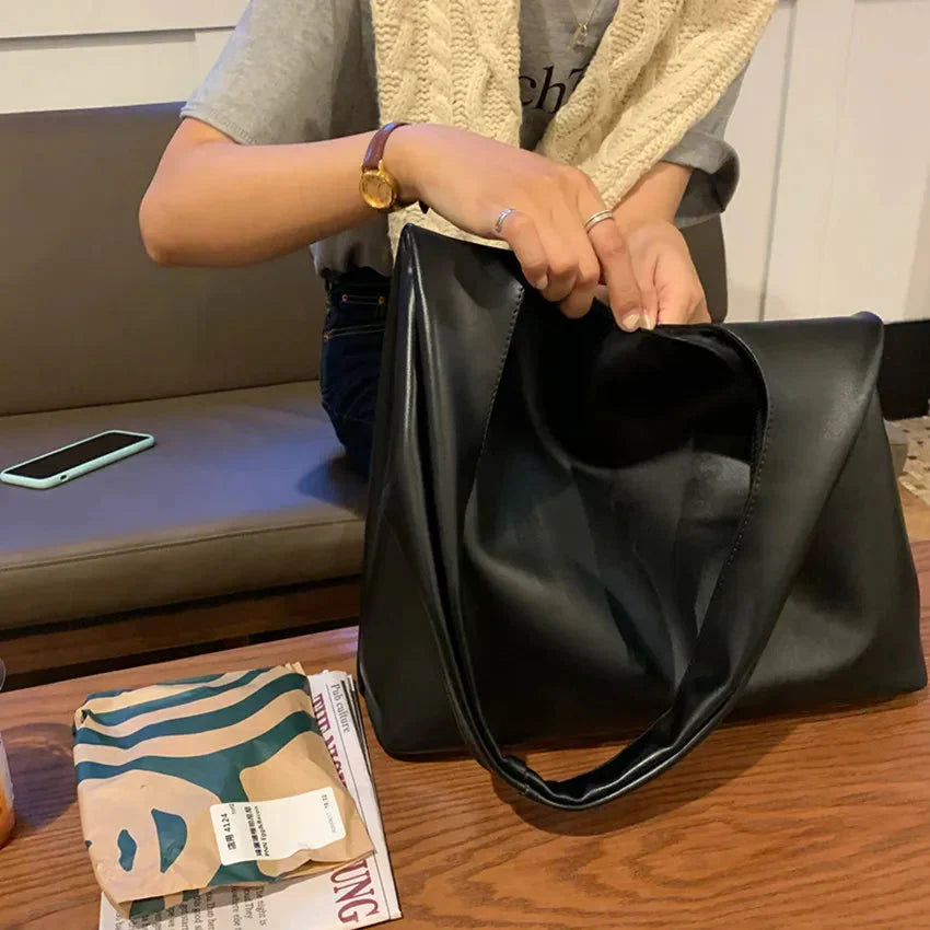 Beautifully Crafted Bag in a Classic Style