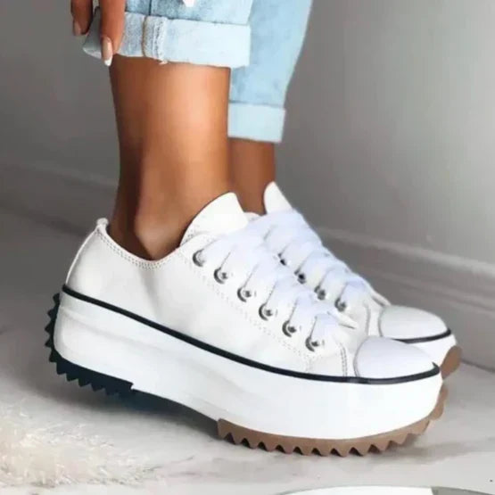 JO | Timeless and supportive orthopedic sneakers