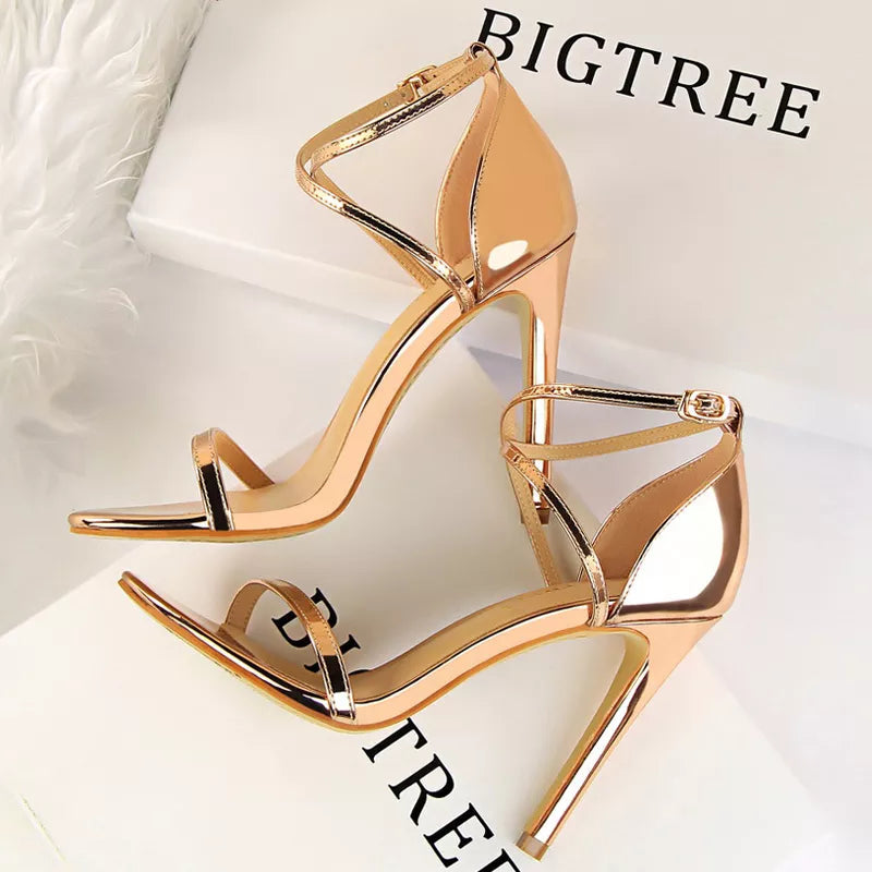 Well Tailored Heels with a Graceful Silhouette