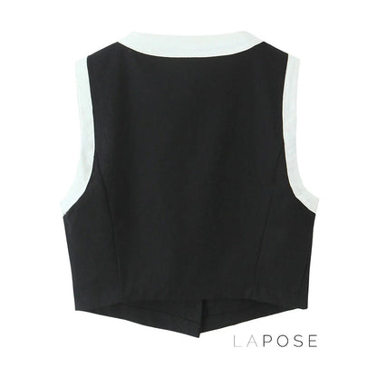 Effortlessly Elegant Garment with a Timeless Design