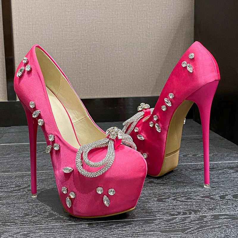 Polished Heels with an Effortless Classic Look