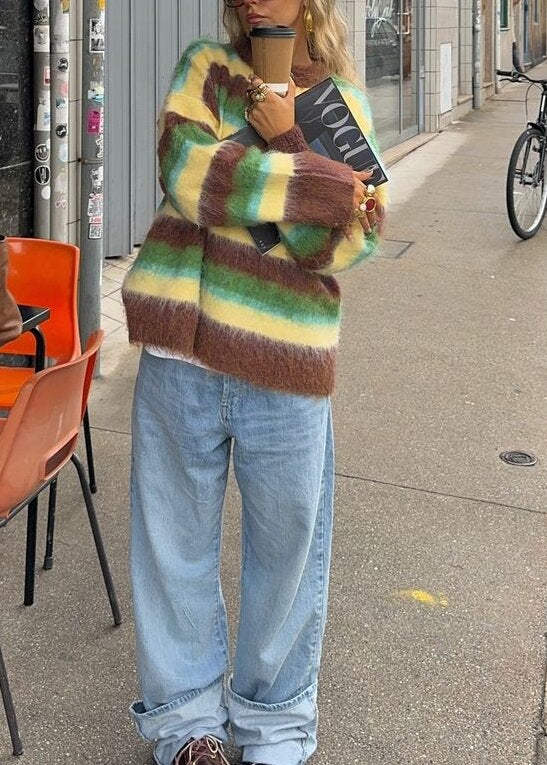 Classic Vintage Sweater with a Flattering Fit
